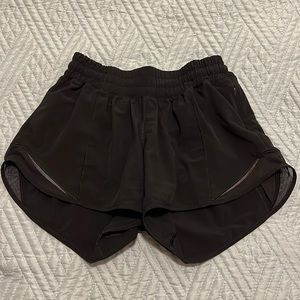 FLASH SALE🥳Lululemon Hotty Hot LR 4” TALL size 4